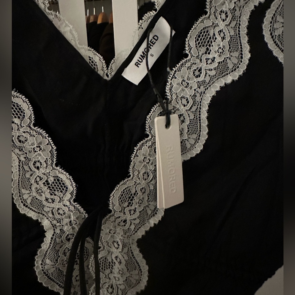 NWT Rumored Lady Lace Top in Tuxedo - Picture 2 of 3